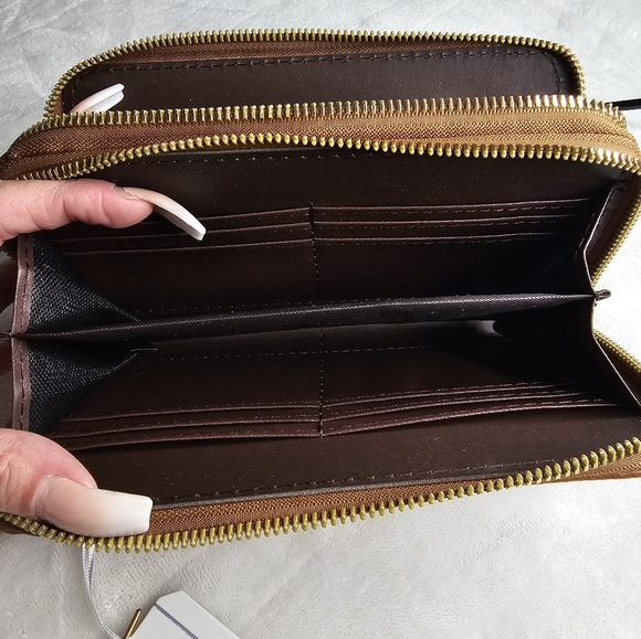 Rebecca & Rifka Saffiano Medallion Zip Around Wallet Women's Tan NWT - Picture 3 of 7